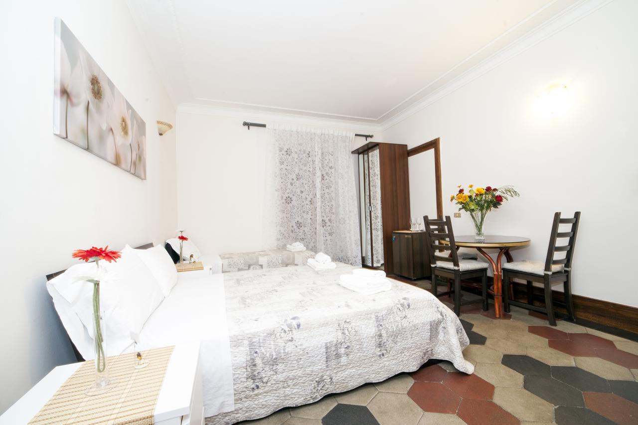 Ariana Luxury Pensión Roma